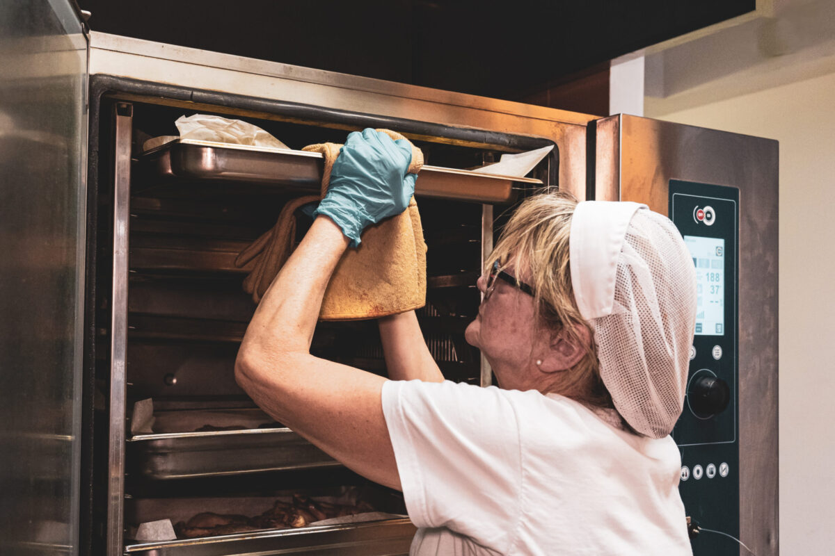EMMAUS GENOVA - Cooperativa Sociale di Genova che si occupa di inserimento lavorativo di persone svantaggiate, che impiega nei settori della ristorazione, del catering e della cura dell’ambiente